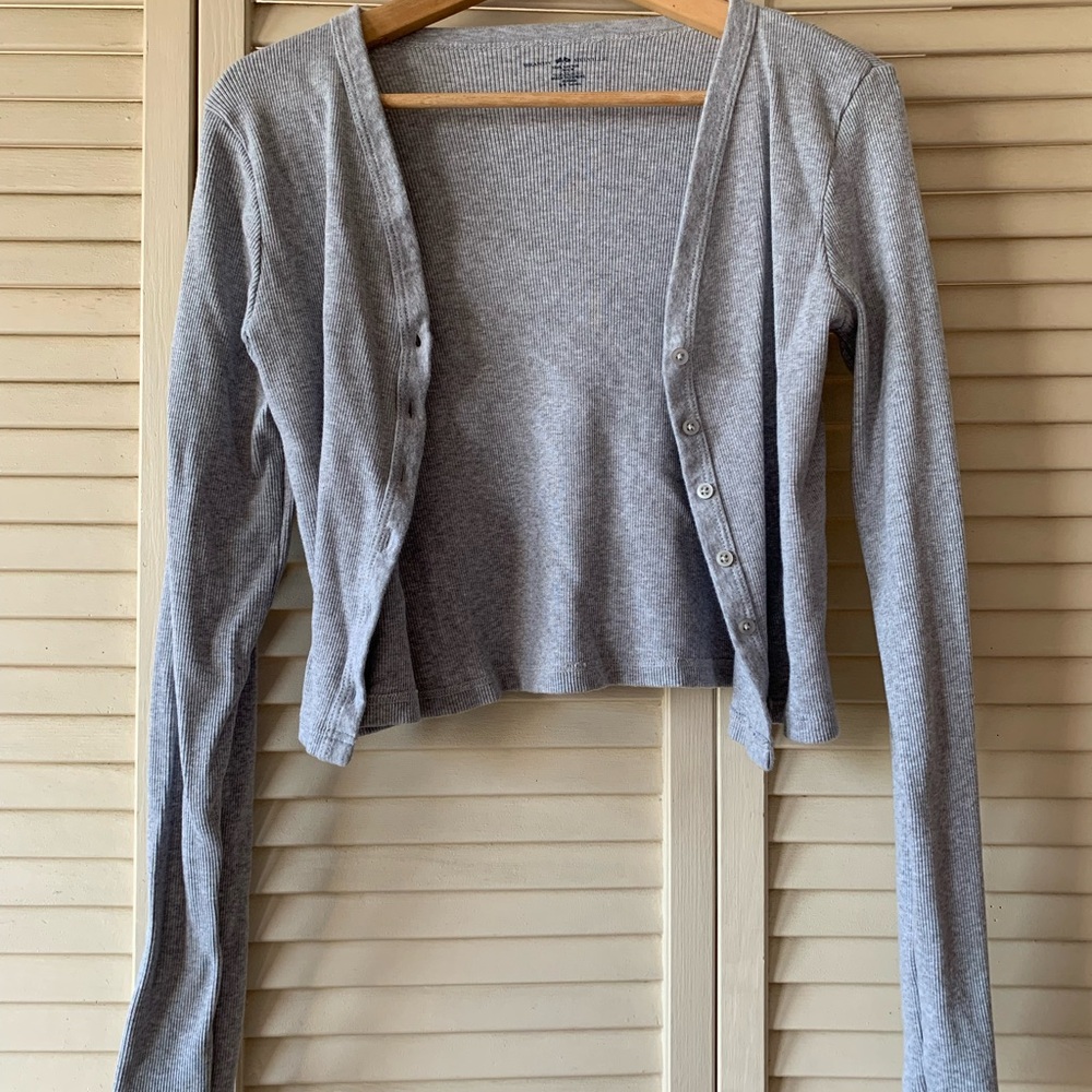 Brandy Melville Light Gray Ribbed Tee - Picture 2 of 4